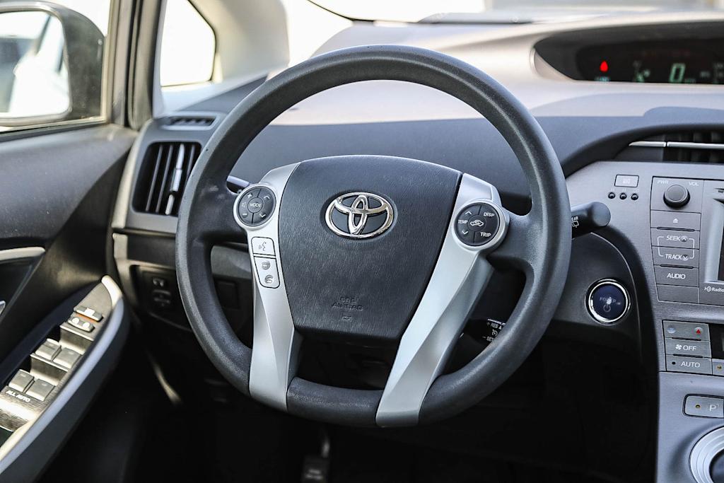 Thumbnail: 2013 Toyota Prius - 12