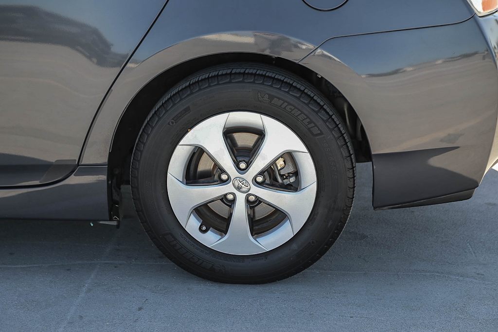 Thumbnail: 2013 Toyota Prius - 20