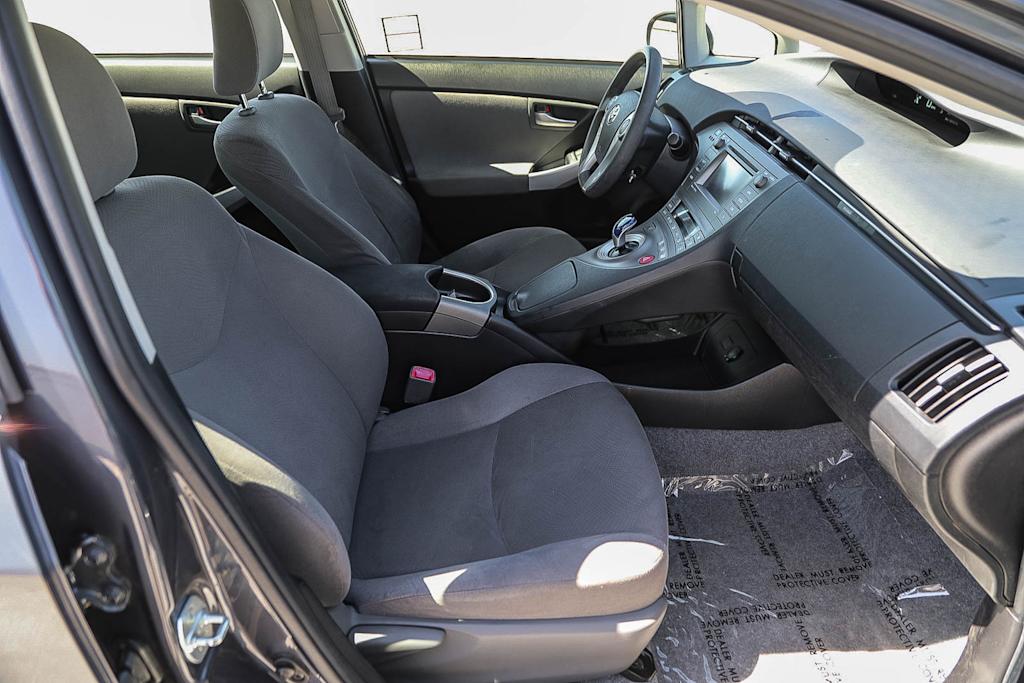 Thumbnail: 2013 Toyota Prius - 9