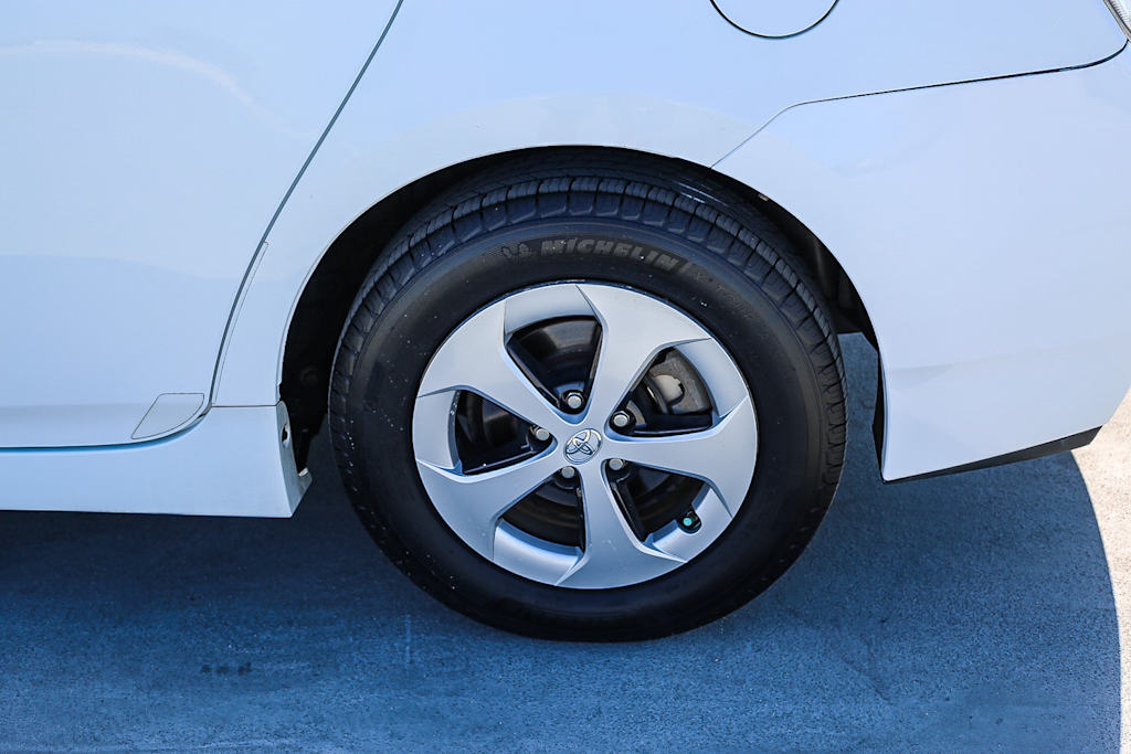 Thumbnail: 2012 Toyota Prius - 20