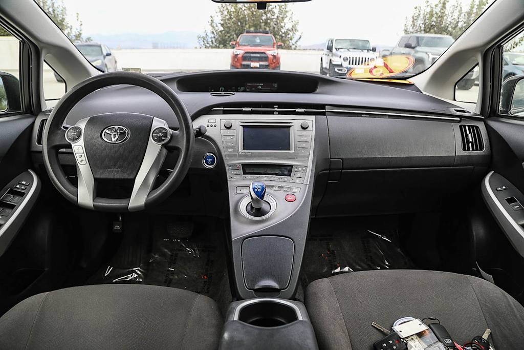 Thumbnail: 2015 Toyota Prius - 2