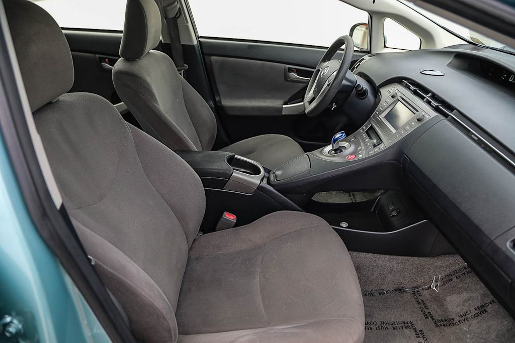 Thumbnail: 2015 Toyota Prius - 9
