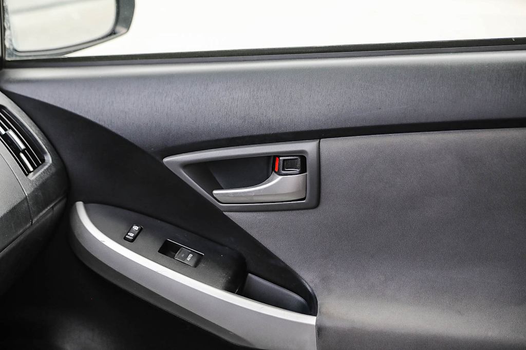 Thumbnail: 2015 Toyota Prius - 22