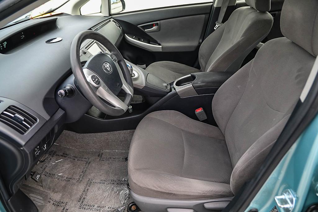 Thumbnail: 2015 Toyota Prius - 10