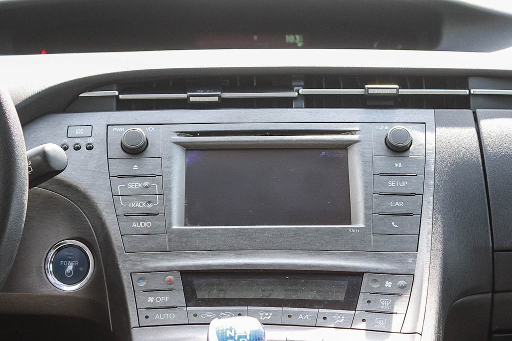 Thumbnail: 2015 Toyota Prius - 14