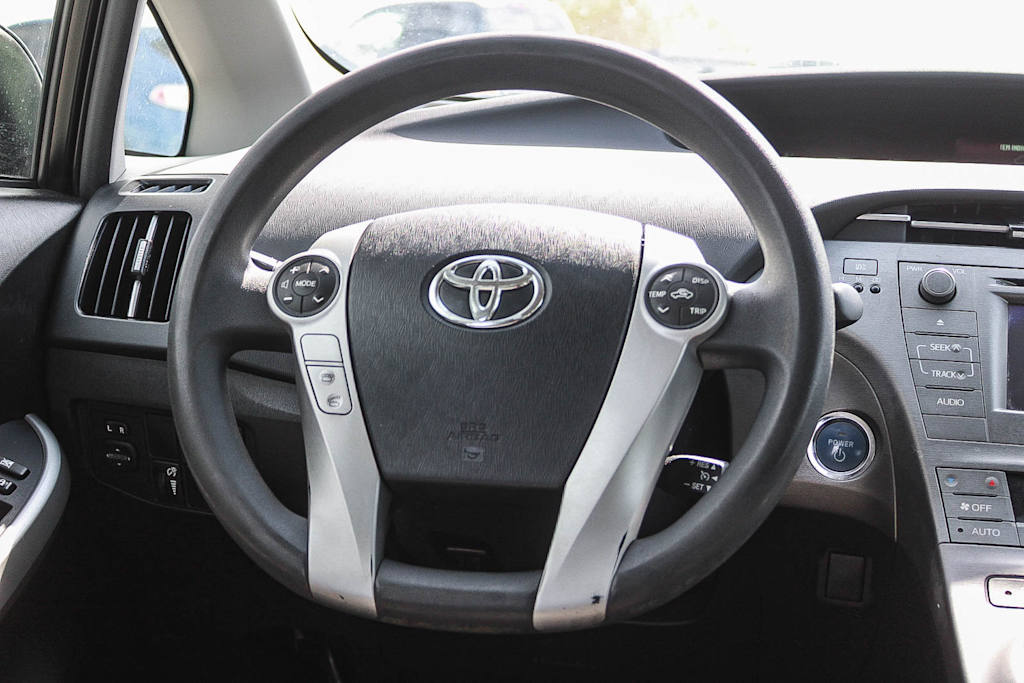 Thumbnail: 2015 Toyota Prius - 13