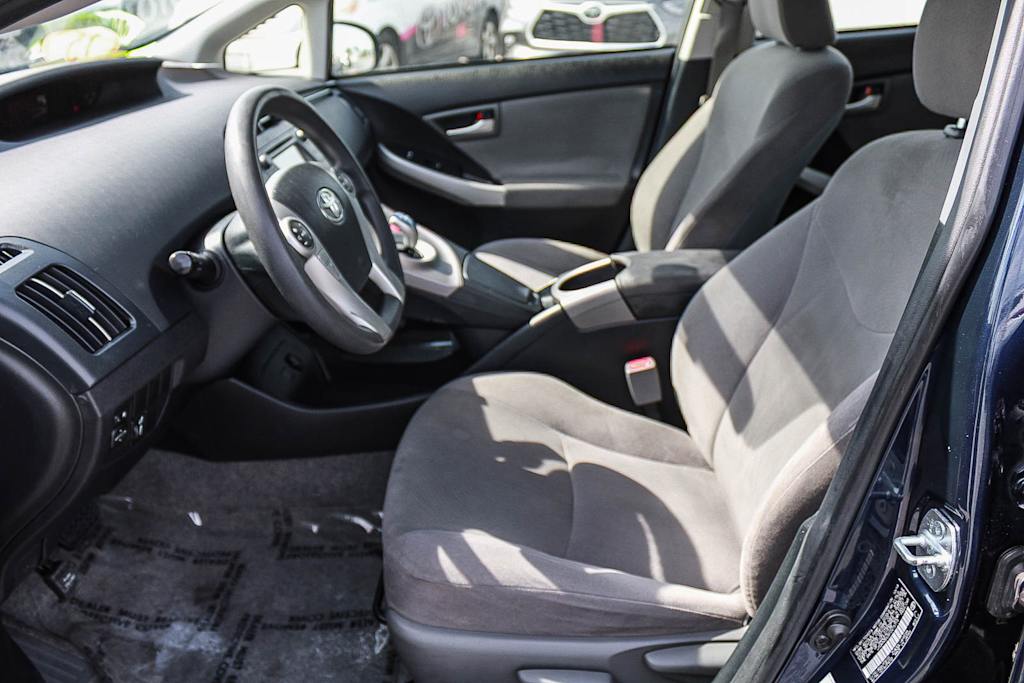 Thumbnail: 2015 Toyota Prius - 11