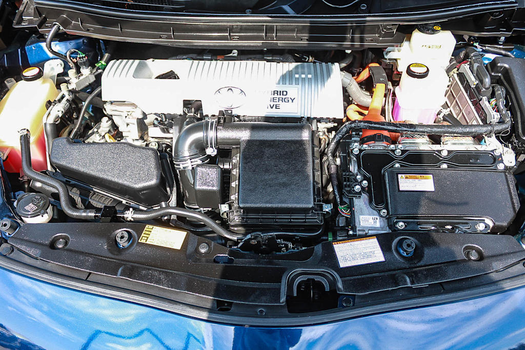 Thumbnail: 2015 Toyota Prius - 8