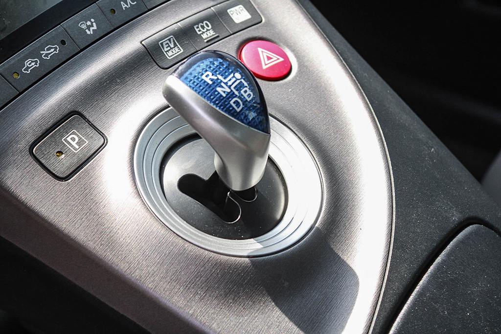 Thumbnail: 2015 Toyota Prius - 15