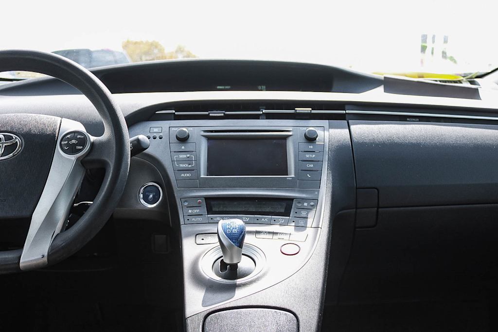 Thumbnail: 2015 Toyota Prius - 9