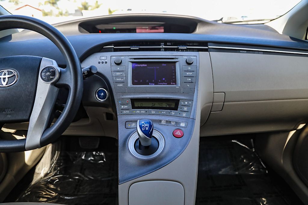 Thumbnail: 2014 Toyota Prius - 9