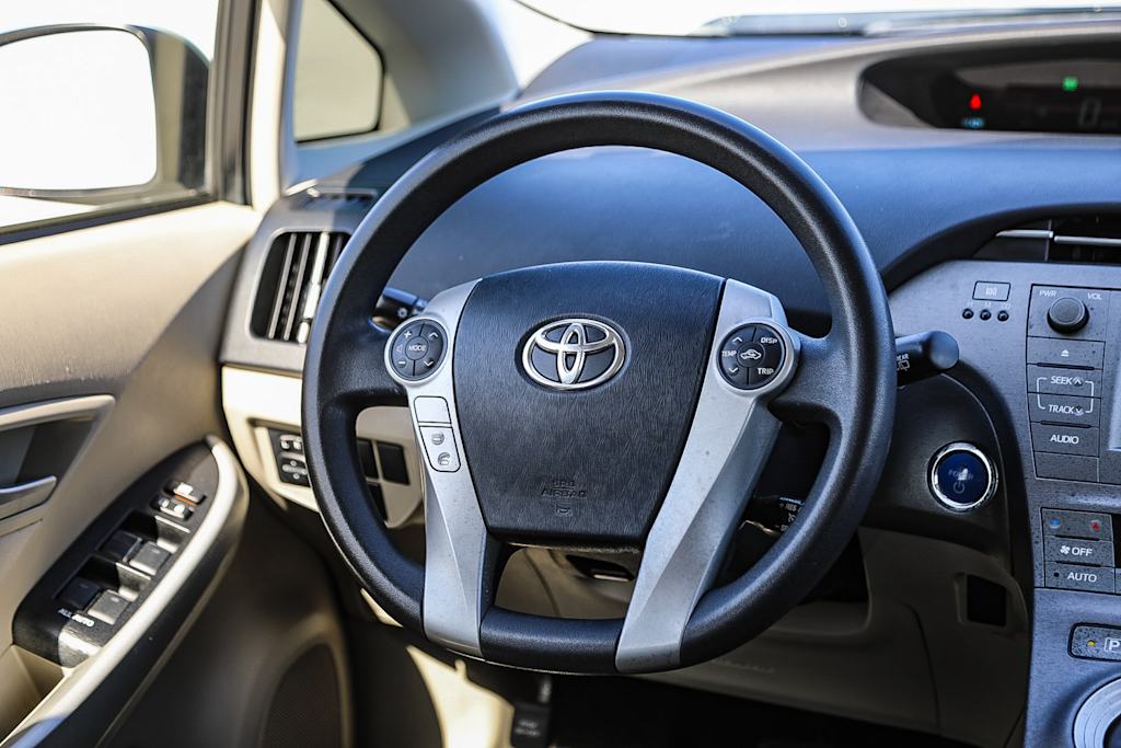 Thumbnail: 2014 Toyota Prius - 13