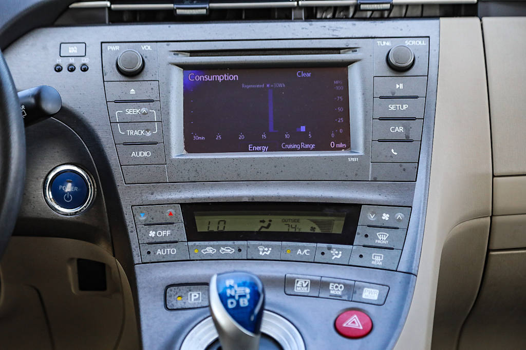 Thumbnail: 2014 Toyota Prius - 14