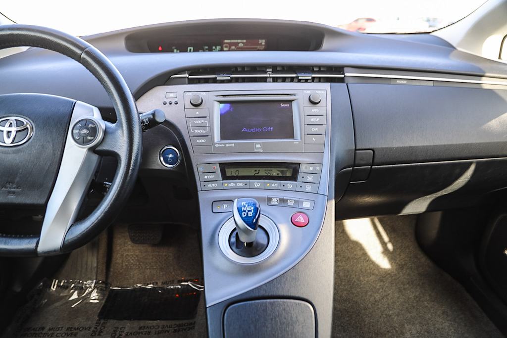 Thumbnail: 2015 Toyota Prius - 8