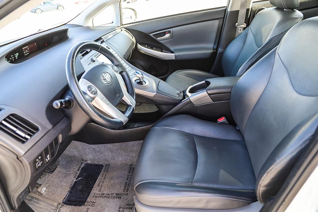 Thumbnail: 2015 Toyota Prius - 10