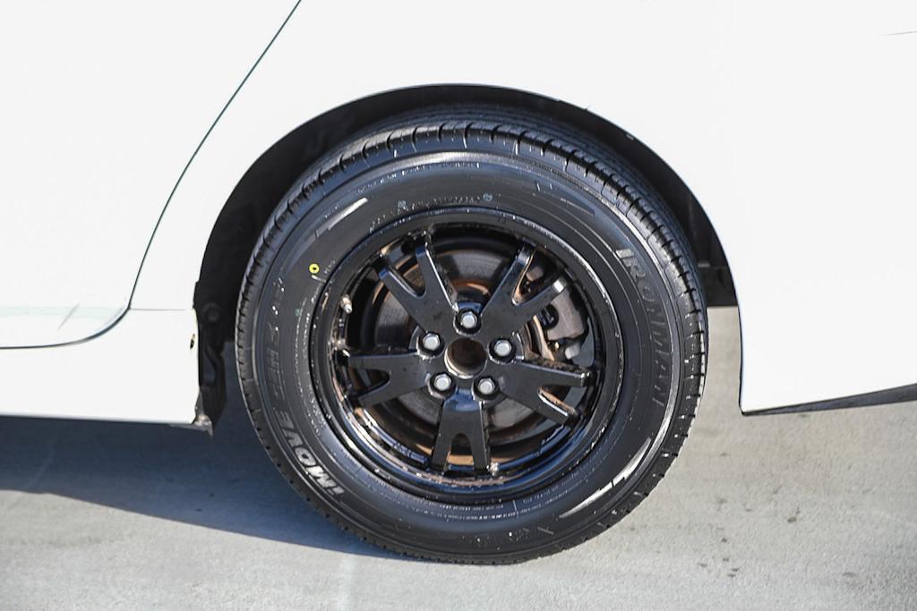 Thumbnail: 2015 Toyota Prius - 22