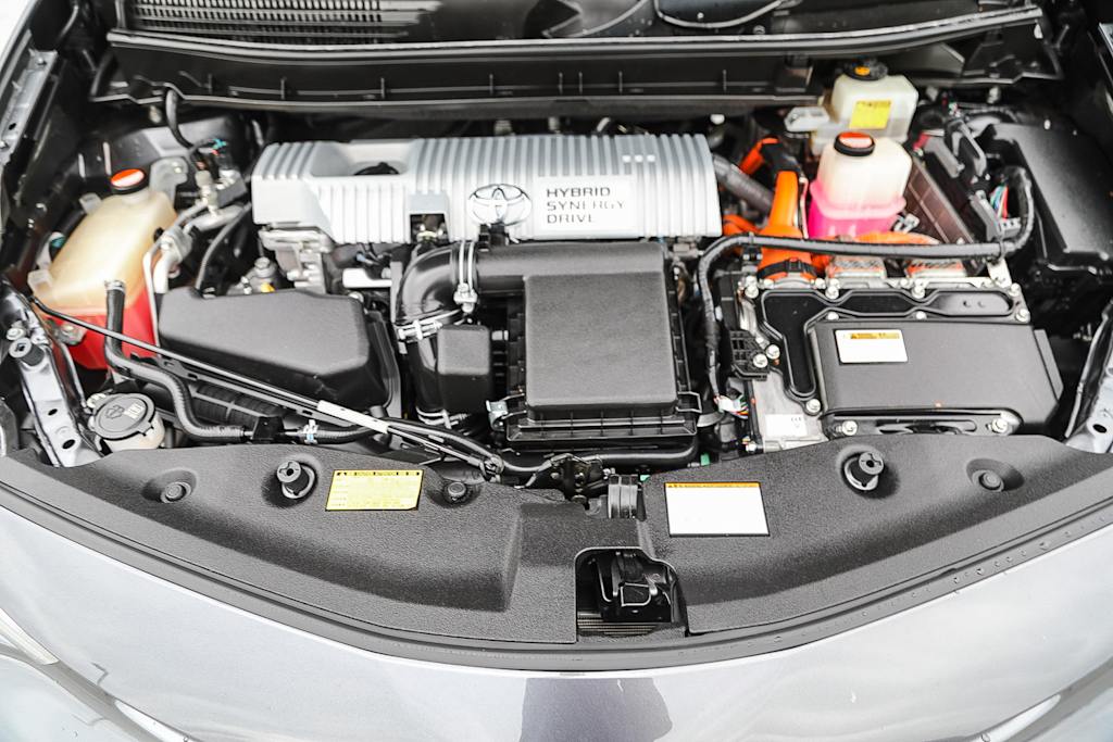 Thumbnail: 2015 Toyota Prius v - 7