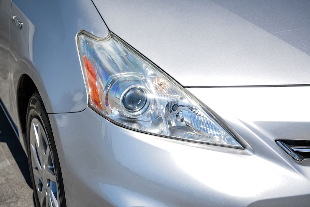 Thumbnail: 2013 Toyota Prius v - 19