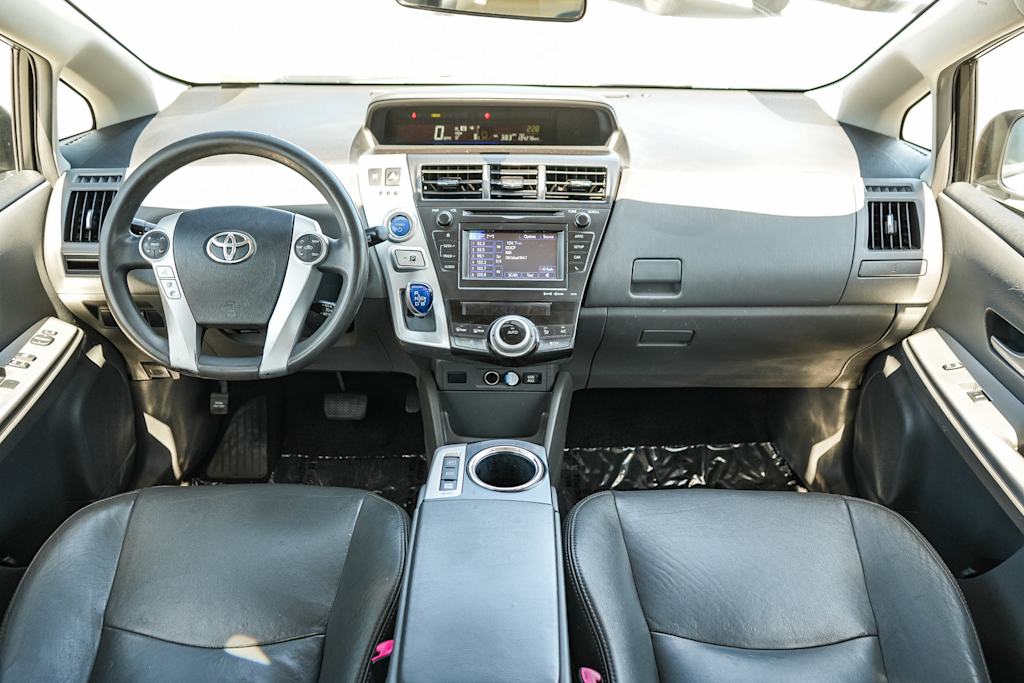 Thumbnail: 2013 Toyota Prius v - 2
