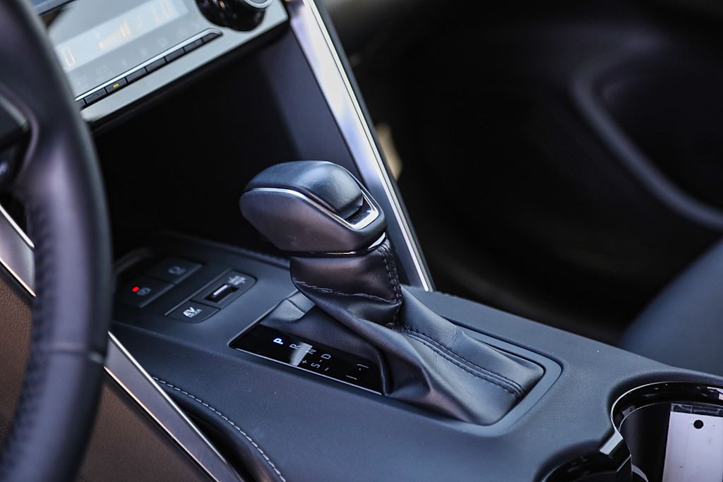 Thumbnail: 2021 Toyota Venza - 14