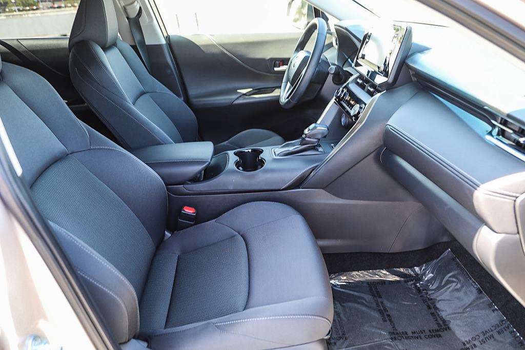 Thumbnail: 2021 Toyota Venza - 9