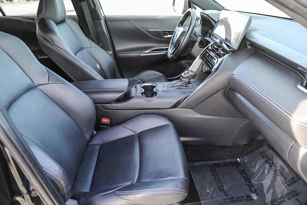 Thumbnail: 2023 Toyota Venza - 9