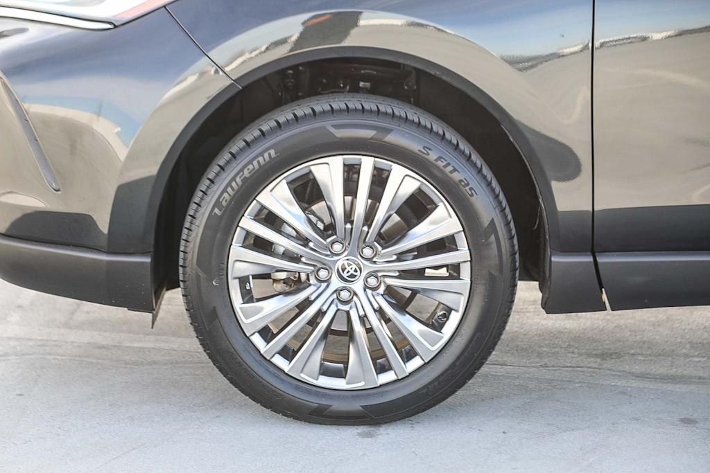 Thumbnail: 2023 Toyota Venza - 6