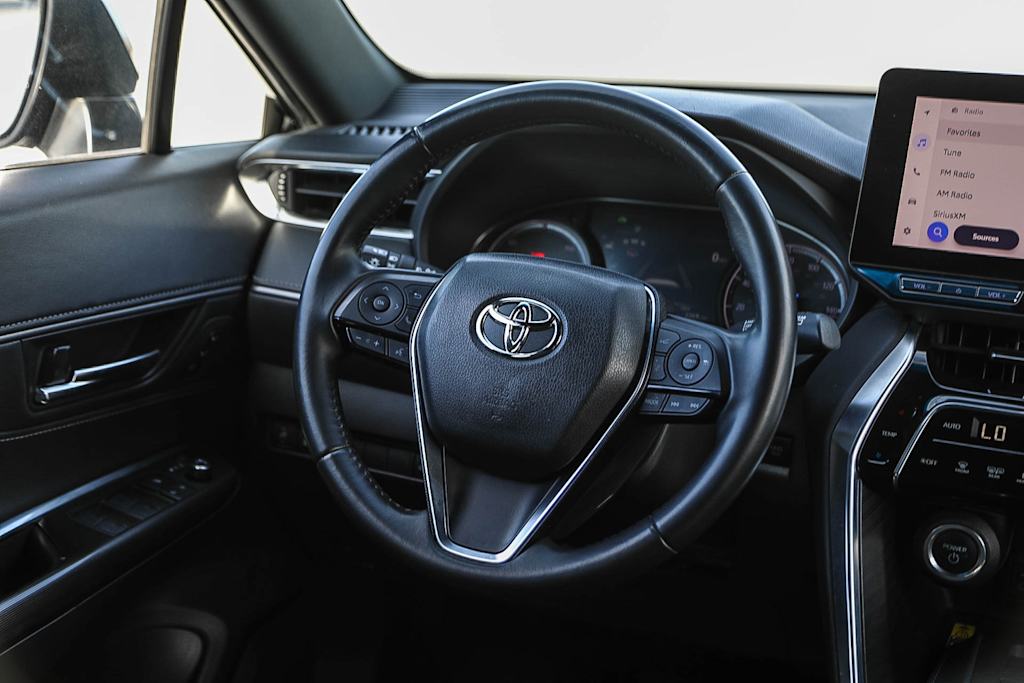 Thumbnail: 2023 Toyota Venza - 12