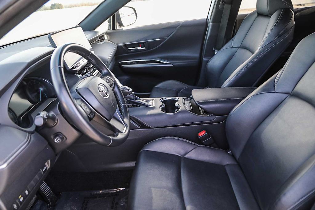 Thumbnail: 2023 Toyota Venza - 10