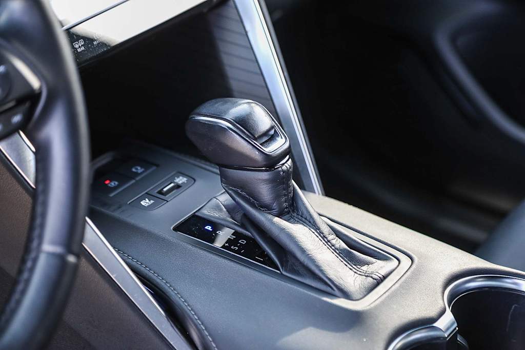 Thumbnail: 2023 Toyota Venza - 14