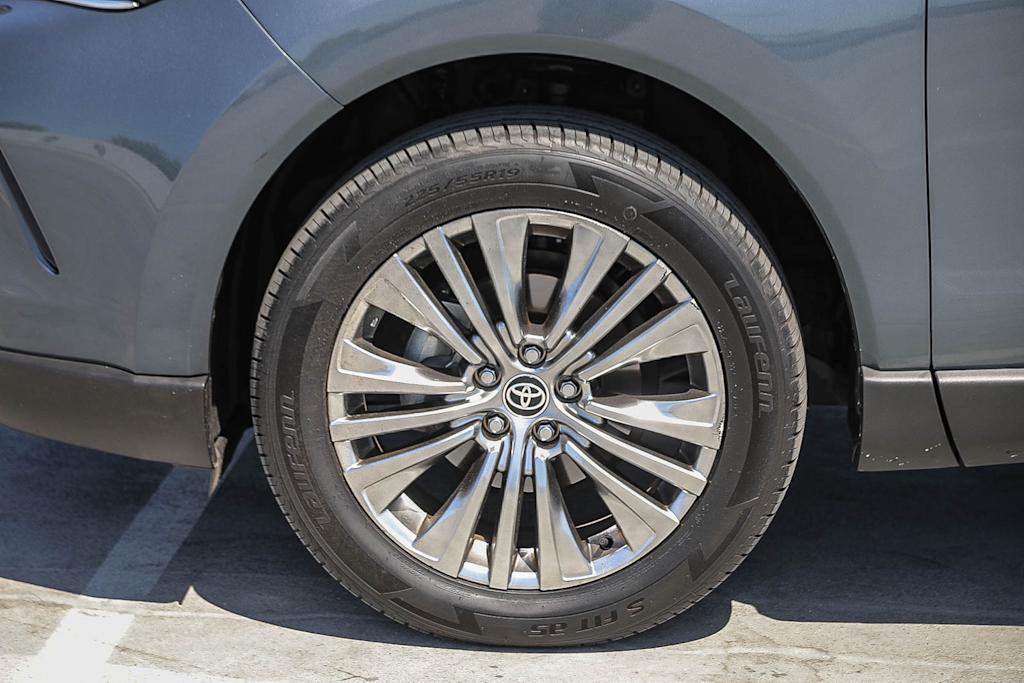 Thumbnail: 2024 Toyota Venza - 6