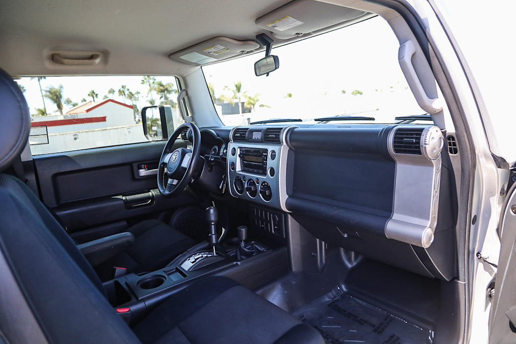 Thumbnail: 2007 Toyota FJ Cruiser - 8