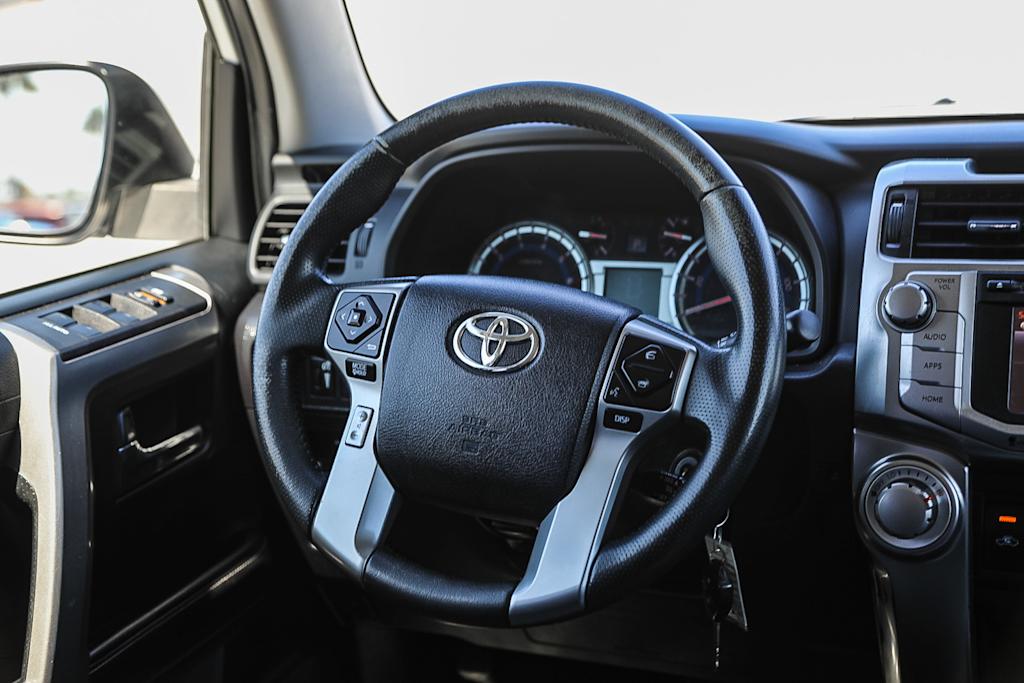 Thumbnail: 2015 Toyota 4Runner - 12