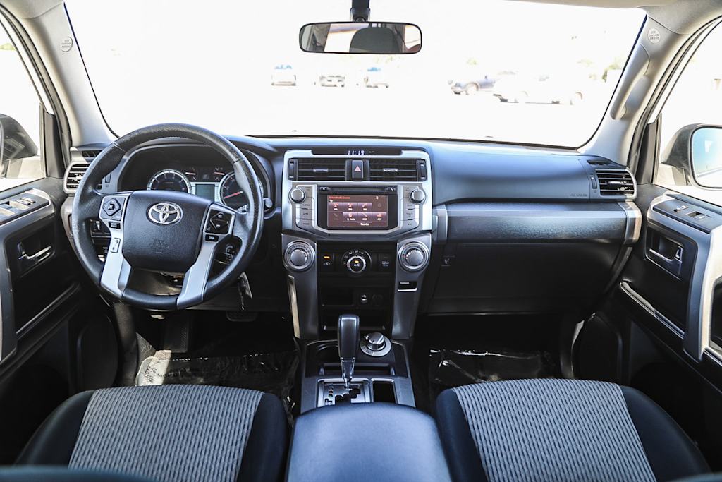 Thumbnail: 2015 Toyota 4Runner - 13