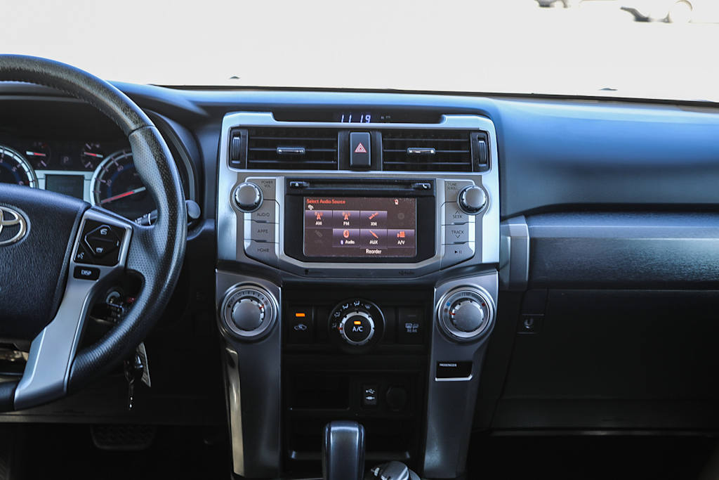 Thumbnail: 2015 Toyota 4Runner - 25