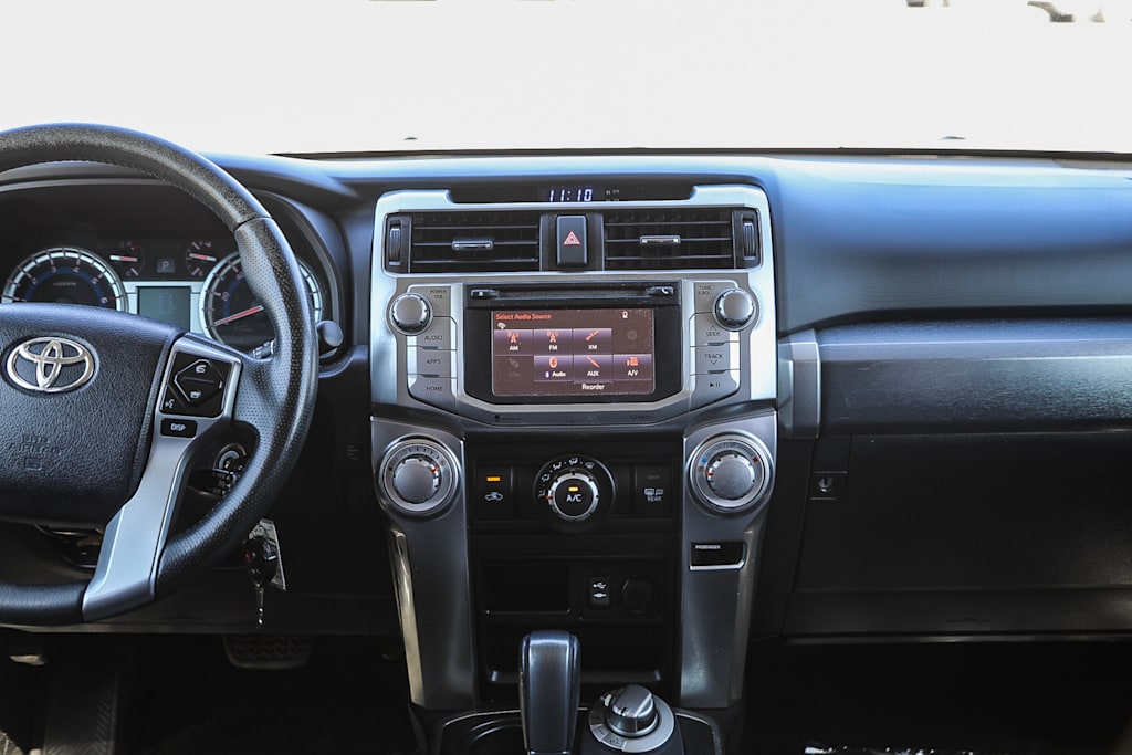 Thumbnail: 2015 Toyota 4Runner - 8