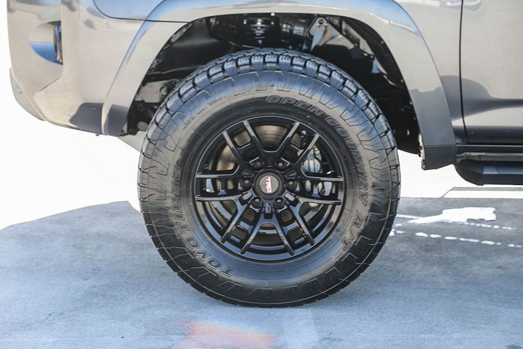 Thumbnail: 2021 Toyota 4Runner - 6