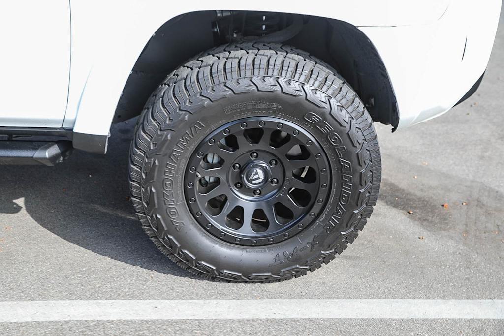 Thumbnail: 2022 Toyota 4Runner - 15