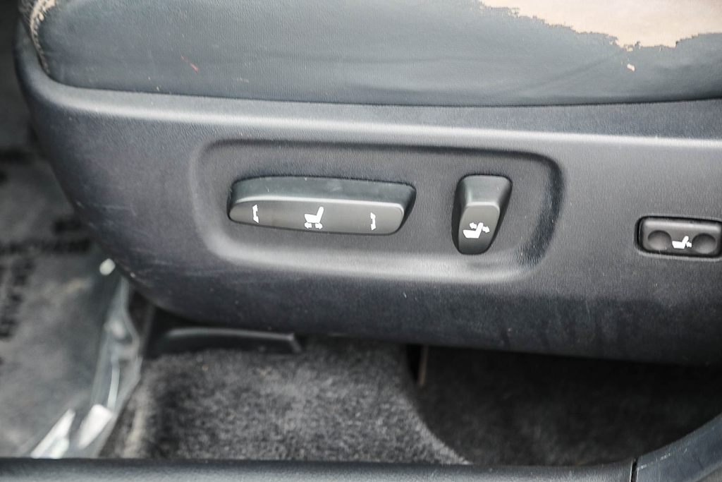 Thumbnail: 2011 Lexus HS - 23