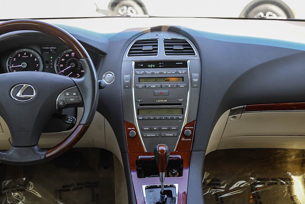 Thumbnail: 2011 Lexus ES - 8