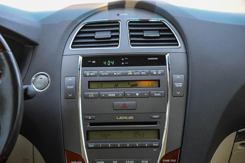 Thumbnail: 2011 Lexus ES - 9