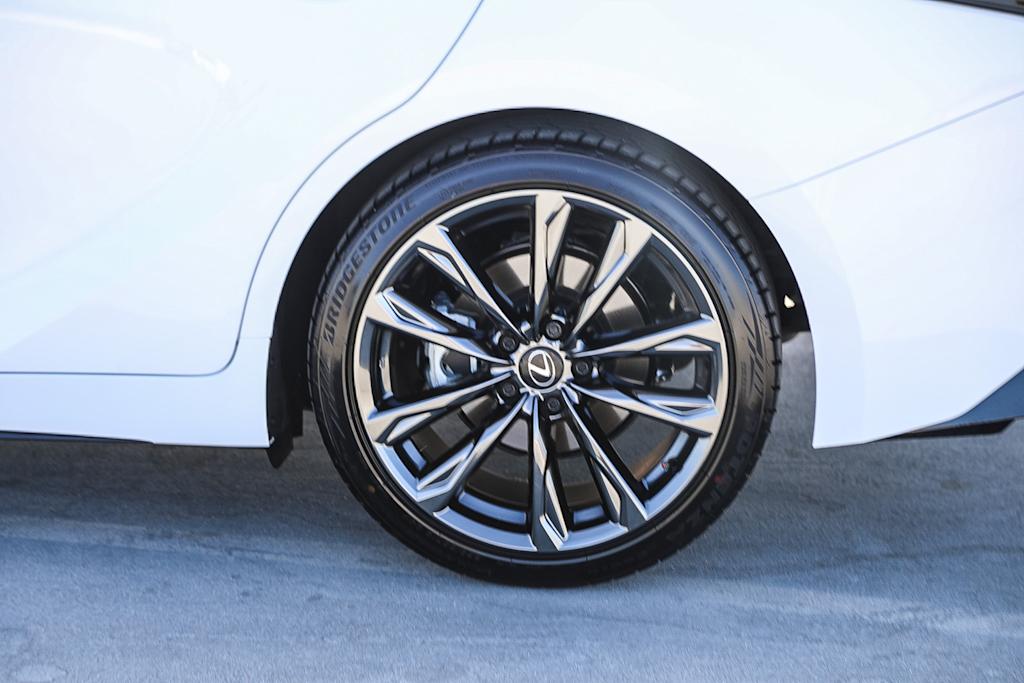 Thumbnail: 2025 Lexus ES - 21