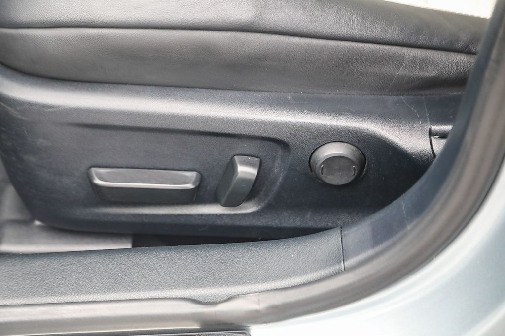 Thumbnail: 2021 Lexus IS - 23