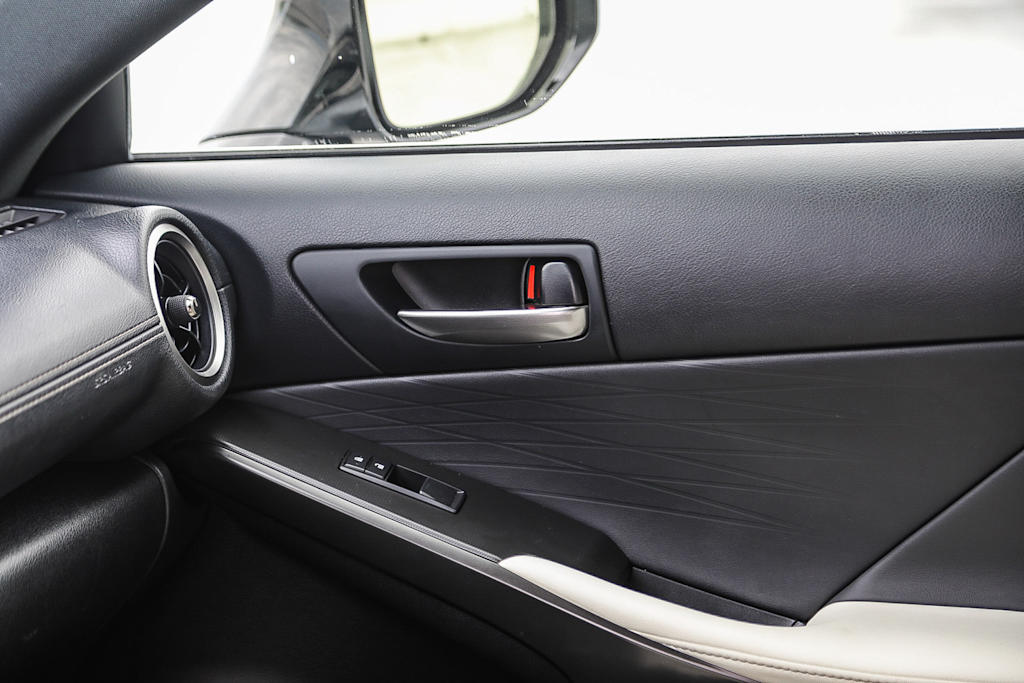 Thumbnail: 2021 Lexus IS - 24