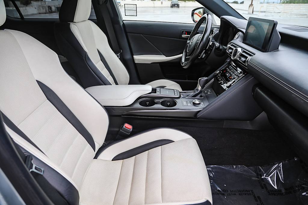 Thumbnail: 2021 Lexus IS - 10