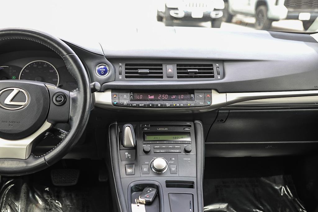 Thumbnail: 2015 Lexus CT - 8