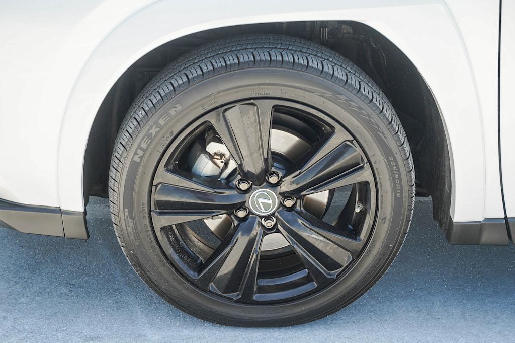Thumbnail: 2021 Lexus UX - 7