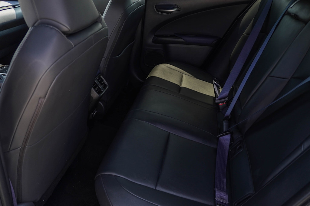 Thumbnail: 2021 Lexus UX - 12
