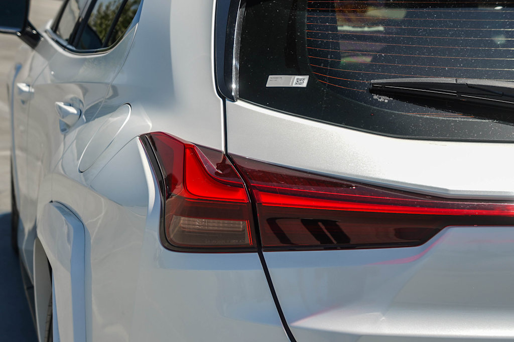 Thumbnail: 2021 Lexus UX - 21