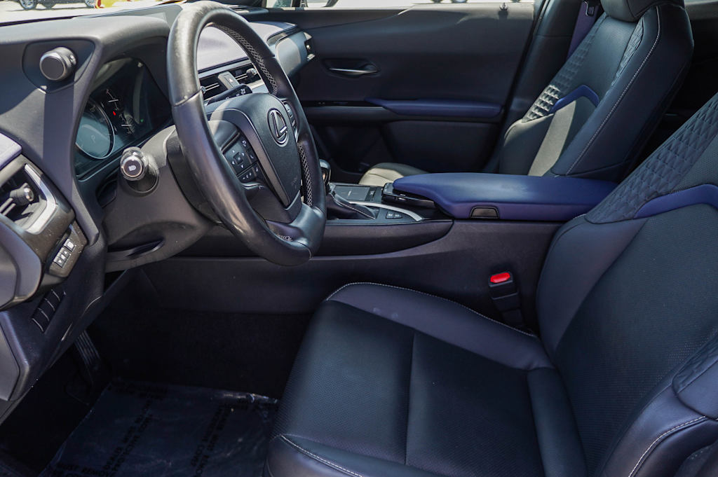 Thumbnail: 2021 Lexus UX - 11